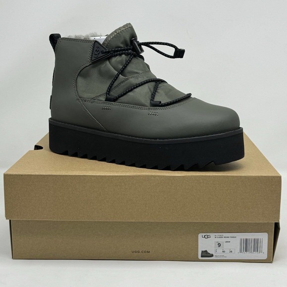 UGG Classic Rising Toggle Platform Ankle Boots SZ 9 NEW with Box - Picture 2 of 9